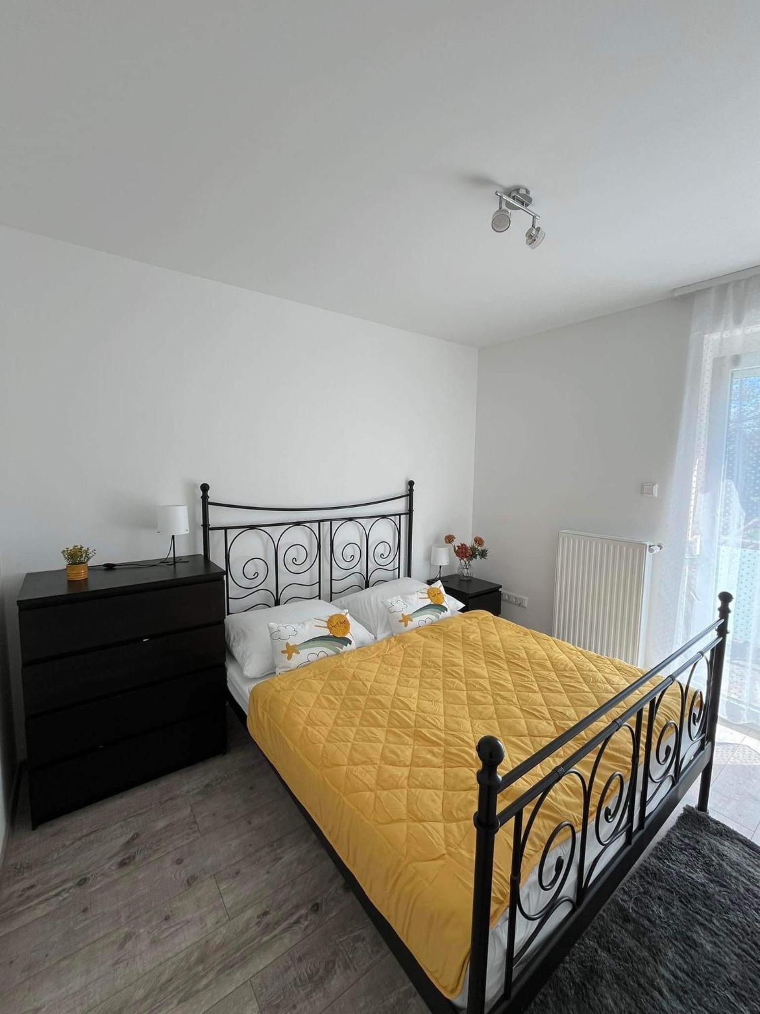 Ada Apartman Sopron Exterior photo